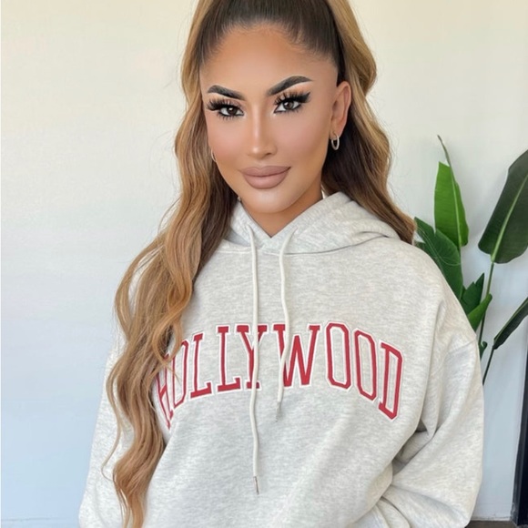 beige botany Tops - Beige Botany oversized Angelia Hollywood Sweatshirt S/M